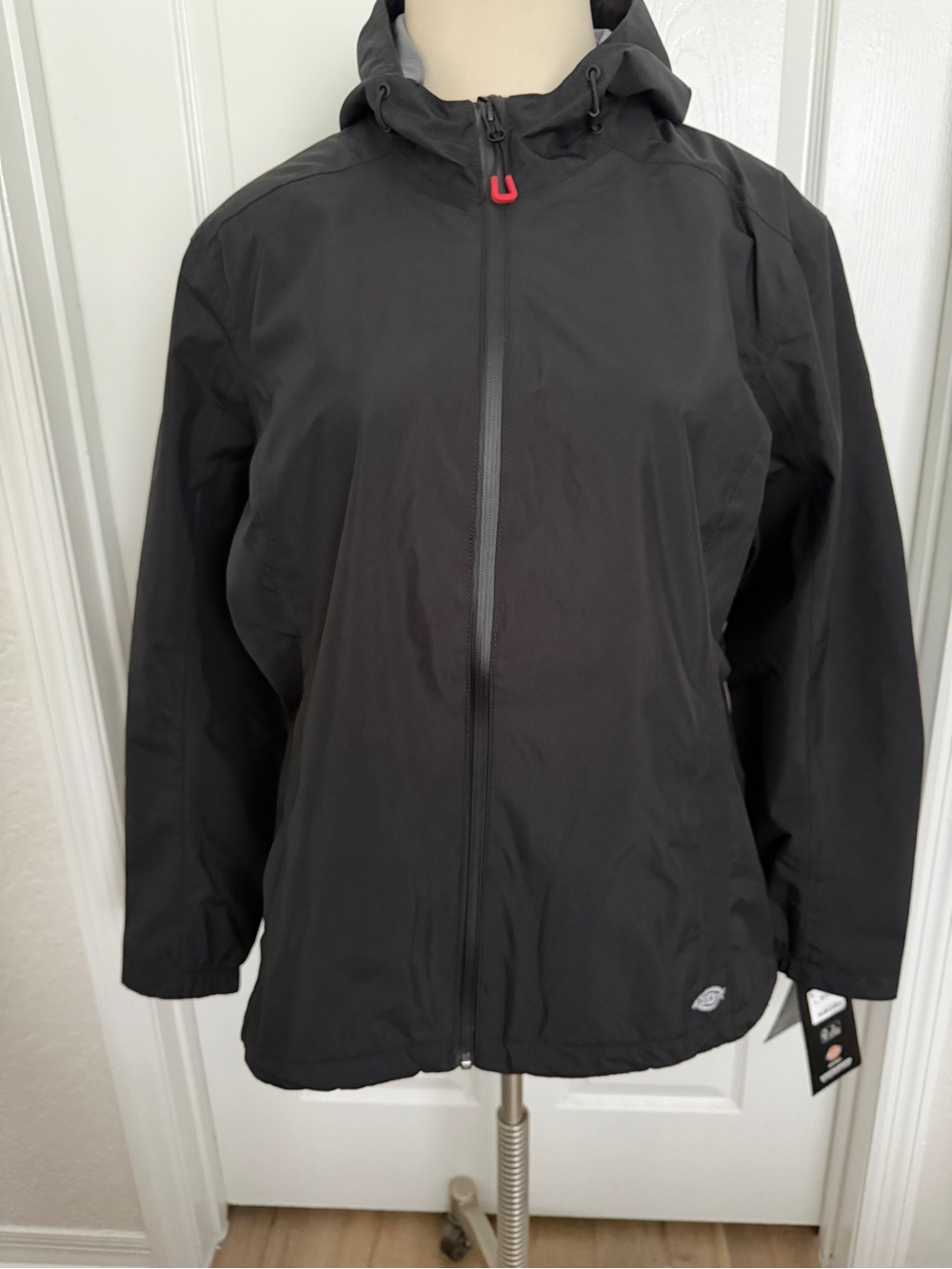 NWT Dickies Women’s 2XL Black ProTect Waterproof Breathable Hooded Rain Jacket